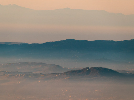 Vista su pedemontana vicentina, verso la Lessinia (sullo sfondo)